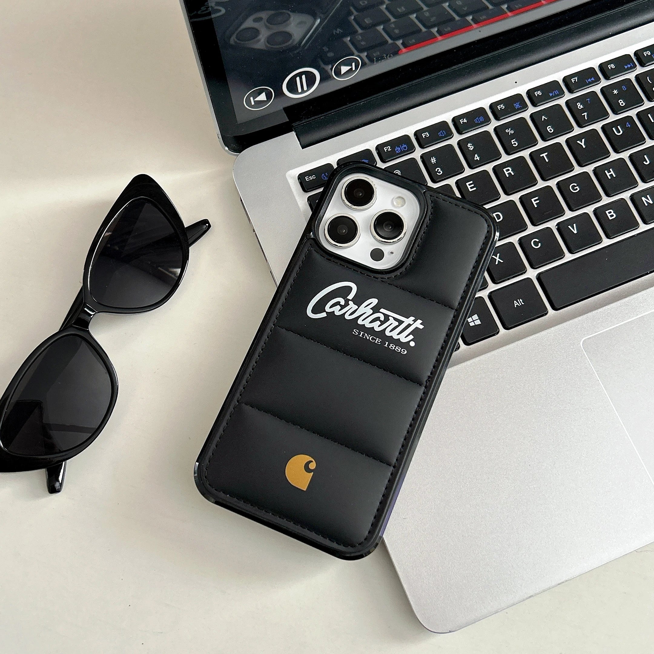 Coque iPhone Matelassée Premium – Protection Airbag