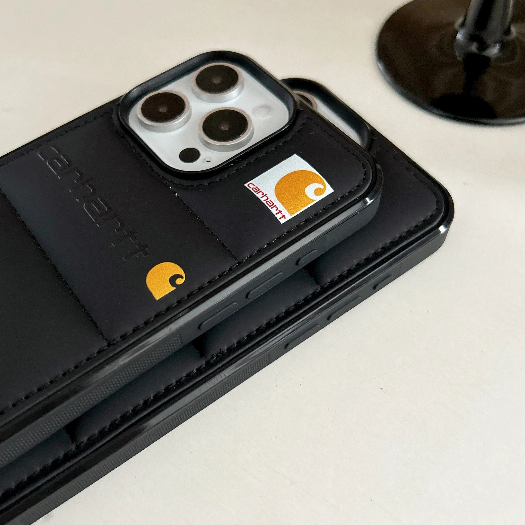 Coque iPhone Matelassée Premium – Protection Airbag