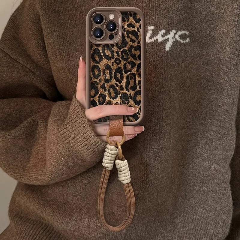 Coque Léopard Luxe avec Bracelet – Style, Confort & Sécurité